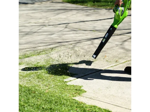 Greenworks Akku-Laubbläser GD40BV 40V mit Saugfunktion Solo - image - 2026-04-15T140532176